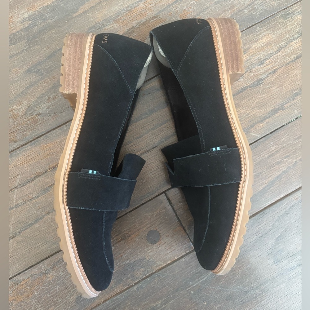 TOMS Women's Mallory Classic Black Suede Loafers Size 9 minimalist - Picture 2 of 6